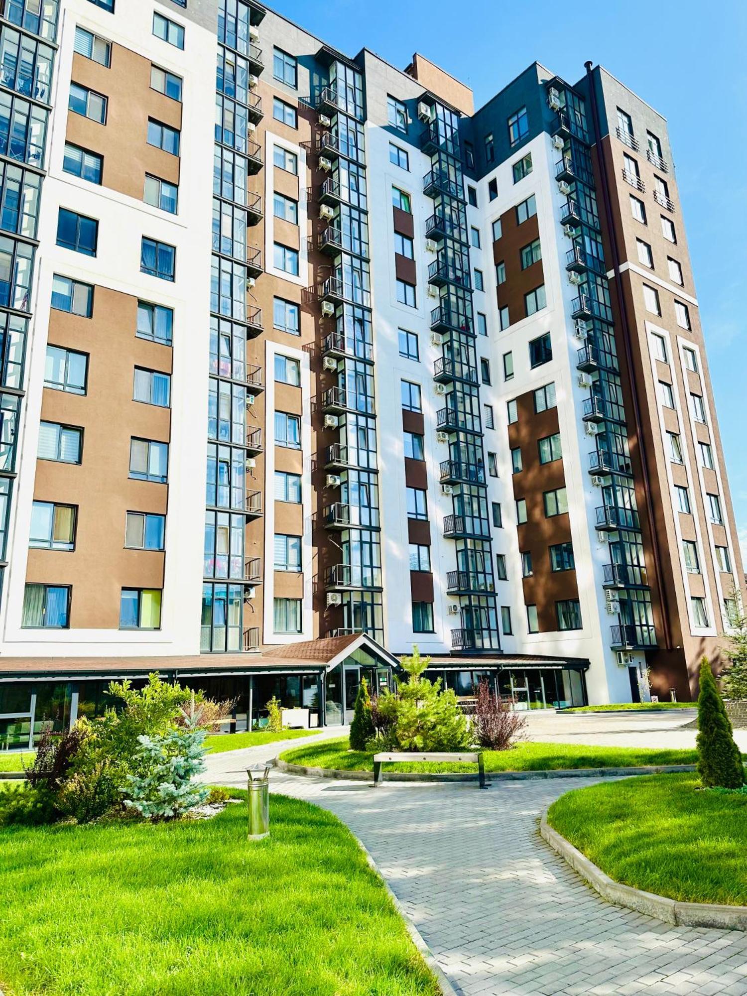 Modern Apartments With A Coffee Machine In The City Center, A View Of The City Rivne Exterior foto